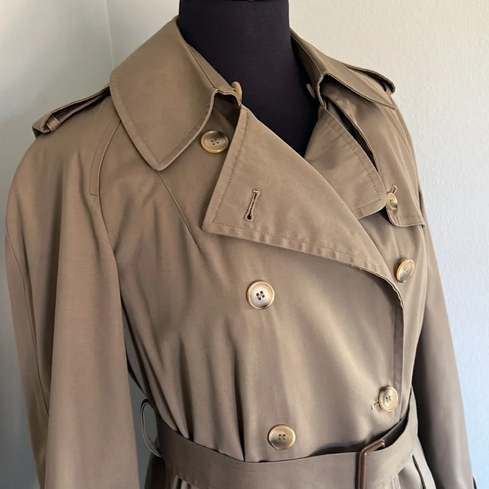 Burberry London classic khaki trench coat - Picture 2 of 11